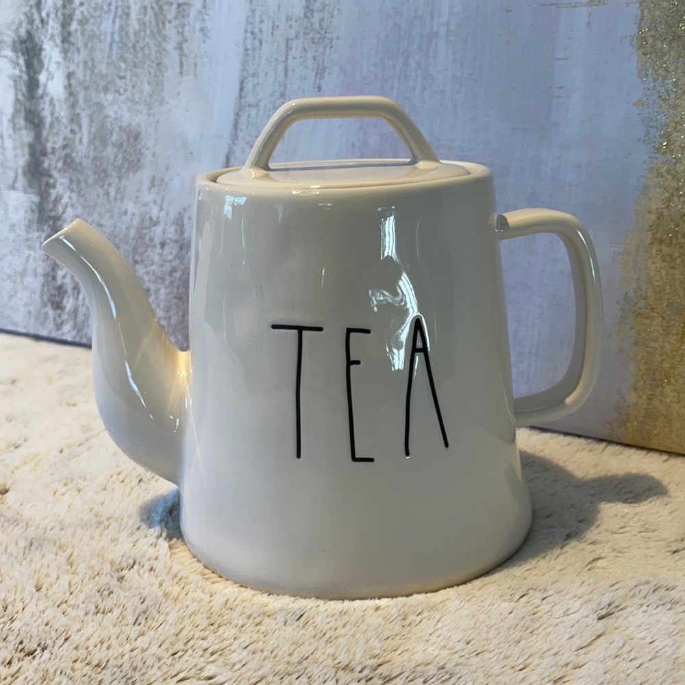 So cute from Rae Dunn a beautiful Tea Pot 💖